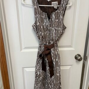 Signature by Robbie Bee Brown and White Printed Midi Dress with Tie